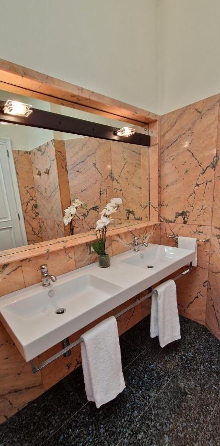 Villamara Luxury Rooms Специя Экстерьер фото